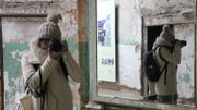 Quand on voyage seule, les miroirs sont très utiles pour garder un souvenir de soi dans l'aventure Quand on voyage seule, les miroirs sont très utiles pour garder un souvenir de soi dans l'aventure