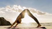 Les meilleurs spots pour pratiquer le yoga à deux sur la plage cet été Les meilleurs spots pour pratiquer le yoga à deux sur la plage cet été