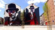 Vous aurez l’occasion de découvrir la ville à vélo, avec un guide. Et particulièrement les oeuvres de street art qui ont été réalisées sur des anciens bâtiments industriels ou sur des immeubles de la Ville Basse. Vous aurez l’occasion de découvrir la ville à vélo, avec un guide. Et particulièrement les oeuvres de street art qui ont été réalisées sur des anciens bâtiments industriels ou sur des immeubles de la Ville Basse.