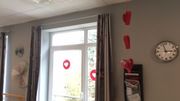 Des coeurs rouges pour symboliser la Saint-Valentin. Le visuel stimule les seniors. Des coeurs rouges pour symboliser la Saint-Valentin. Le visuel stimule les seniors.