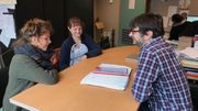 La présidente de l'ASBL avec la maman de Théotime et le directeur de l'école La présidente de l'ASBL avec la maman de Théotime et le directeur de l'école