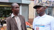 Jean Bwasa (à gauche), enseignant dans une école locale, espère pouvoir rentrer à Kinshasa. Jean Bwasa (à gauche), enseignant dans une école locale, espère pouvoir rentrer à Kinshasa.