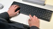 Les nouveaux claviers de Microsoft proposent des touches dédiées aux emojis et à la suite Office Les nouveaux claviers de Microsoft proposent des touches dédiées aux emojis et à la suite Office