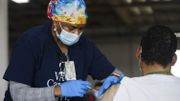 Parcs d'attractions, matchs de basket et vaccins : la vie reprend son cours en Californie Parcs d'attractions, matchs de basket et vaccins : la vie reprend son cours en Californie