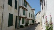 Allons flâner ensemble dans les ruelles de Saint-Martin Allons flâner ensemble dans les ruelles de Saint-Martin