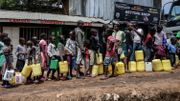 Distribution d'eau potable à Kibera Distribution d'eau potable à Kibera