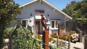 Maison contemporaine longeant le 'Mur de Huy’ Maison contemporaine longeant le 'Mur de Huy’