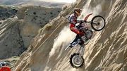 Les motards les plus audacieux venus de toute l'Europe tentent d'escalader et de vaincre cette montée impossible ! Les motards les plus audacieux venus de toute l'Europe tentent d'escalader et de vaincre cette montée impossible !