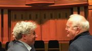 La joie de Benoît Mernier et de l'organiste Jean Ferrard face à l'orgue nouveau. La joie de Benoît Mernier et de l'organiste Jean Ferrard face à l'orgue nouveau.