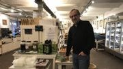 Le gérant du Rayon Bio a remplacé la cuve d'huile d'olives par des bouteilles et bidons scellés. Le gérant du Rayon Bio a remplacé la cuve d'huile d'olives par des bouteilles et bidons scellés.