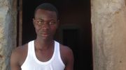 Salif vient du Mali, il a 17 ans et rêve d'aller en Europe pour devenir footballeur Salif vient du Mali, il a 17 ans et rêve d'aller en Europe pour devenir footballeur