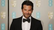 Bradley Cooper joue la star de country Jackson Maine dans "A Star Is Born", sa première réalisation Bradley Cooper joue la star de country Jackson Maine dans "A Star Is Born", sa première réalisation