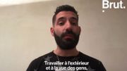 Kevin Ortega, un jeune coiffeur qui prend soin des SDF à sa manière Kevin Ortega, un jeune coiffeur qui prend soin des SDF à sa manière