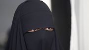Une femme portant le niqab à Asse Une femme portant le niqab à Asse