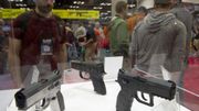 Des pistolets semi-automatiques exposés au salon de la NRA le 25 avril Des pistolets semi-automatiques exposés au salon de la NRA le 25 avril