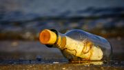 Australie: un père et son fils découvrent une bouteille à la mer de presque 50 ans Australie: un père et son fils découvrent une bouteille à la mer de presque 50 ans