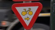 Un panneau "tourne-à-droite" cycliste à Bruxelles Un panneau "tourne-à-droite" cycliste à Bruxelles