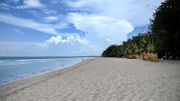 La plage de Kuta à Bali croule sous 30 tonnes de déchets plastiques La plage de Kuta à Bali croule sous 30 tonnes de déchets plastiques