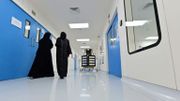 Deux ingénieures dans les couloirs du centre spatial Mohammed Bin Rashid à Dubaï, le 5 juillet 2020 . Deux ingénieures dans les couloirs du centre spatial Mohammed Bin Rashid à Dubaï, le 5 juillet 2020 .