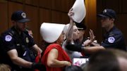 Comment ce costume vu dans une série télé est devenu le symbole du mouvement #metoo Comment ce costume vu dans une série télé est devenu le symbole du mouvement #metoo
