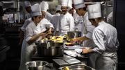 Aux fourneaux, de futurs jeunes chefs soucieux de cuisiner "durable" Aux fourneaux, de futurs jeunes chefs soucieux de cuisiner "durable"