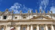 Le Vatican enquête sur de possibles malversations sur des dons réinvestis dans le luxe Le Vatican enquête sur de possibles malversations sur des dons réinvestis dans le luxe