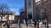 À Schaerbeek, c'est en musique au son de l'accordeon de l'un des participants que plusieurs personnes ont "tracé leur cercle" À Schaerbeek, c'est en musique au son de l'accordeon de l'un des participants que plusieurs personnes ont "tracé leur cercle"