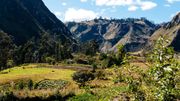 Les petites maisons sont disséminées dans les montagnes autour du volcan Quilotoa (centre de l’Equateur). Les petites maisons sont disséminées dans les montagnes autour du volcan Quilotoa (centre de l’Equateur).