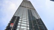 Hong Kong : un "Spiderman" français lance un message de paix du haut d'un gratte-ciel Hong Kong : un "Spiderman" français lance un message de paix du haut d'un gratte-ciel