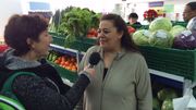 Cette dame a quatre enfants, tous au chômage. Cette dame a quatre enfants, tous au chômage.