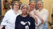 Ce sont des stagiaires (une douzaine actuellement) en préformation dans les métiers de la cuisine et de la conserverie qui se chargent de la préparation des conserves Ce sont des stagiaires (une douzaine actuellement) en préformation dans les métiers de la cuisine et de la conserverie qui se chargent de la préparation des conserves