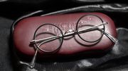 En espérant qu'Harry Potter arrivera à réparer ses lunettes sans l'aide d'Hermione En espérant qu'Harry Potter arrivera à réparer ses lunettes sans l'aide d'Hermione
