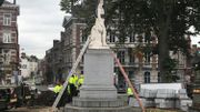 Namur: la statue de Léopold 1er orientée vers la chaussée de Louvain Namur: la statue de Léopold 1er orientée vers la chaussée de Louvain