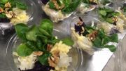 Le lapin est traditionnellement servi avec sa salade tournaisienne Le lapin est traditionnellement servi avec sa salade tournaisienne