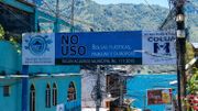 San Pedro La Laguna annonce fièrement la couleur dès qu'on pose le pied sur le territoire de la commune. Tout le monde doit participer à l'effort ! San Pedro La Laguna annonce fièrement la couleur dès qu'on pose le pied sur le territoire de la commune. Tout le monde doit participer à l'effort !