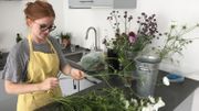 Avant la confection des bouquets, le nettoyage Avant la confection des bouquets, le nettoyage
