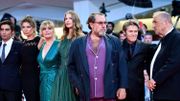 L'équipe du film "At Eternity's gate", Vladimir Consigny, Stella Schnabel, Emmanuelle Seigner, Louise Kugelberg, Julian Schnabel, Willem Dafoe avec le scénariste Jean-Claude Carrière L'équipe du film "At Eternity's gate", Vladimir Consigny, Stella Schnabel, Emmanuelle Seigner, Louise Kugelberg, Julian Schnabel, Willem Dafoe avec le scénariste Jean-Claude Carrière