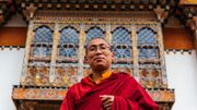 Karma Gyeltshen vit son rêve d'enfant : devenir moine bouddhiste et consacrer tout son temps à la pratique de cette sagesse. Karma Gyeltshen vit son rêve d'enfant : devenir moine bouddhiste et consacrer tout son temps à la pratique de cette sagesse.