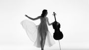 La violoncelliste Camille Thomas nous mène vers la "voix de l’espoir" La violoncelliste Camille Thomas nous mène vers la "voix de l’espoir"