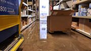 Le stock de ce magasin est sous eaux suite à l'inondation qui touche actuellement la chaussée de Louvain. Le stock de ce magasin est sous eaux suite à l'inondation qui touche actuellement la chaussée de Louvain.