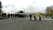 Gilets jaunes en Belgique: après une intervention à Feluy, les manifestants bloquent à nouveau le dépôt Gilets jaunes en Belgique: après une intervention à Feluy, les manifestants bloquent à nouveau le dépôt