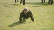 Durant ce stage, la princesse Élisabeth va apprendre à tirer, à se camoufler. Elle va aussi peaufiner sa condition physique et étudier quelques tactiques de l'armée (1) Durant ce stage, la princesse Élisabeth va apprendre à tirer, à se camoufler. Elle va aussi peaufiner sa condition physique et étudier quelques tactiques de l'armée (1)