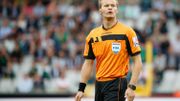 Dans le footgate, l'arbitre Bart Vertenten est soupçonné de s'être laissé corrompre pour favoriser le club de Malines. Dans le footgate, l'arbitre Bart Vertenten est soupçonné de s'être laissé corrompre pour favoriser le club de Malines.