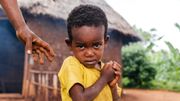 Cet enfant fait partie d'une des 33 familles les plus pauvres du petit village d'Esho. Cet enfant fait partie d'une des 33 familles les plus pauvres du petit village d'Esho.