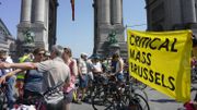La Masse critique? "Nous, vélos, sommes aussi le trafic!" La Masse critique? "Nous, vélos, sommes aussi le trafic!"