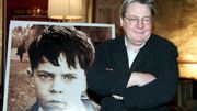 Alan Parker, en février 200, devant l'affiche d'"Angela's Ashes" Alan Parker, en février 200, devant l'affiche d'"Angela's Ashes"