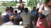 80 Bahamiens ont été accueillis à l'hôtel "Wyndam Grand" en Floride. 80 Bahamiens ont été accueillis à l'hôtel "Wyndam Grand" en Floride.