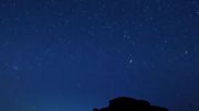 Chine: une pluie de météores lumineuses dans le ciel Chine: une pluie de météores lumineuses dans le ciel