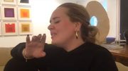 Adele chante le nouveau titre "To be Loved" depuis son salon