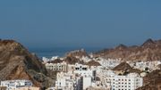 Muscat, la capitale d’Oman, s’étend paisiblement entre mer et montagnes. Muscat, la capitale d’Oman, s’étend paisiblement entre mer et montagnes.